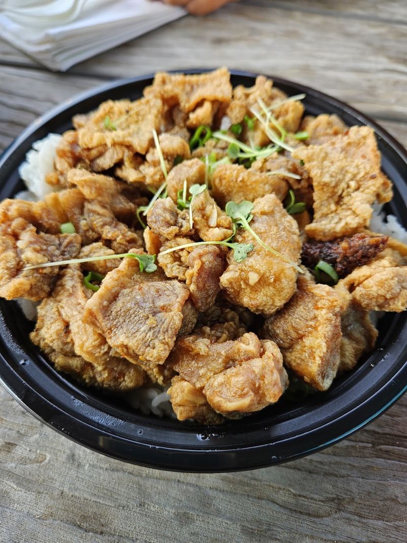 Crispy pork plate